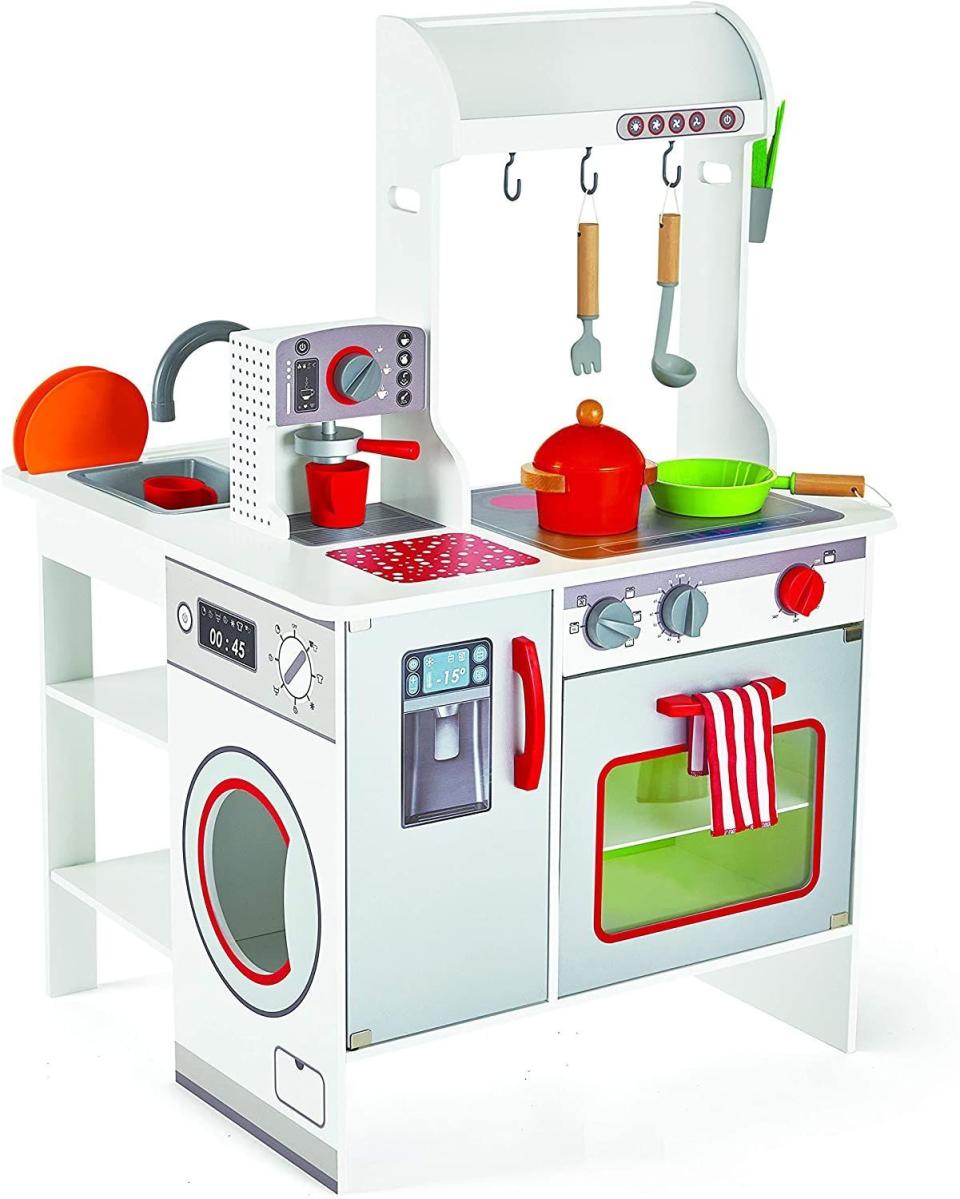 27) Play Kitchen and Laundry