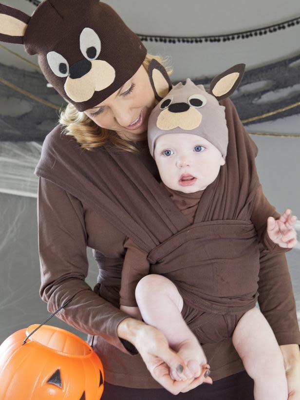 Mommy-and-Me Costume: Kangaroos