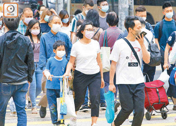 新冠肺炎疫情未止，本港市民最快本周內可接種第2劑科興疫苗。（李志湧攝）