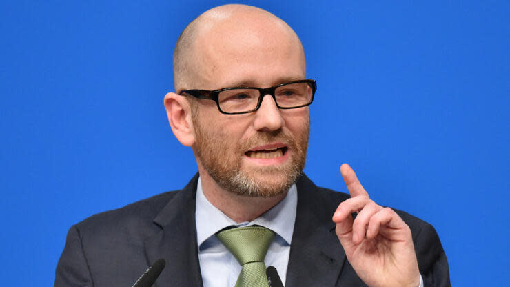 Der ehemalige CDU-Generalsekretär scheidet aus „persönlichen und familiären Gründen