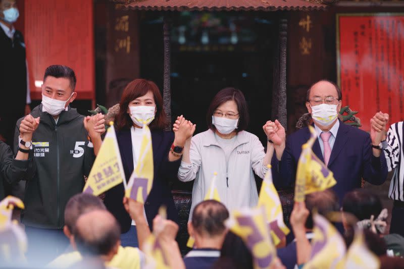 ▲選前最後一日，蔡英文再到新竹力挺沈慧虹，期盼市民力挺，讓城市延續光榮。（圖／民進黨提供）