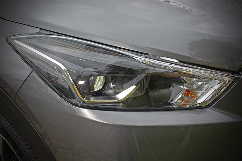 主動式LED頭燈為頂配版車型專屬。