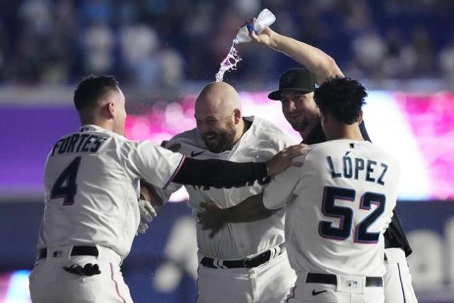 Cedric Mullins robs homer in 9th, goes deep in 10th as Orioles beat Mariners