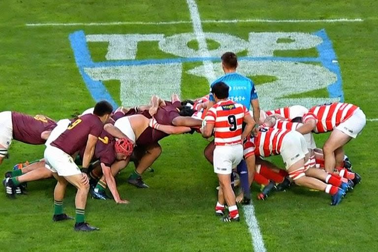 Ciertamente, Alumni no fue superior en el scrum, pero terminó arreglándoselas para sobrepasar al calificado Newman en el último envión de la primera semifinal.