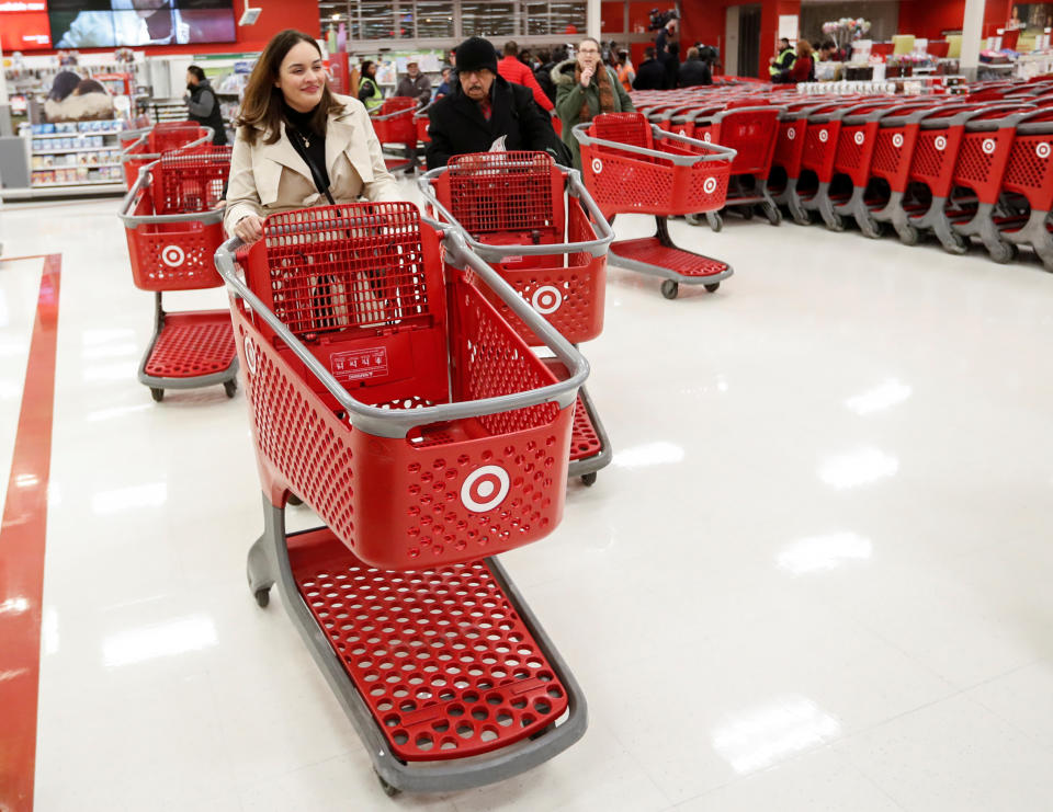 Shoppers arrive for the Black Friday sale event on Thanksgiving Day at Target in Chicago, Illinois, U.S., November 24, 2016. REUTERS/Kamil Krzaczynski  