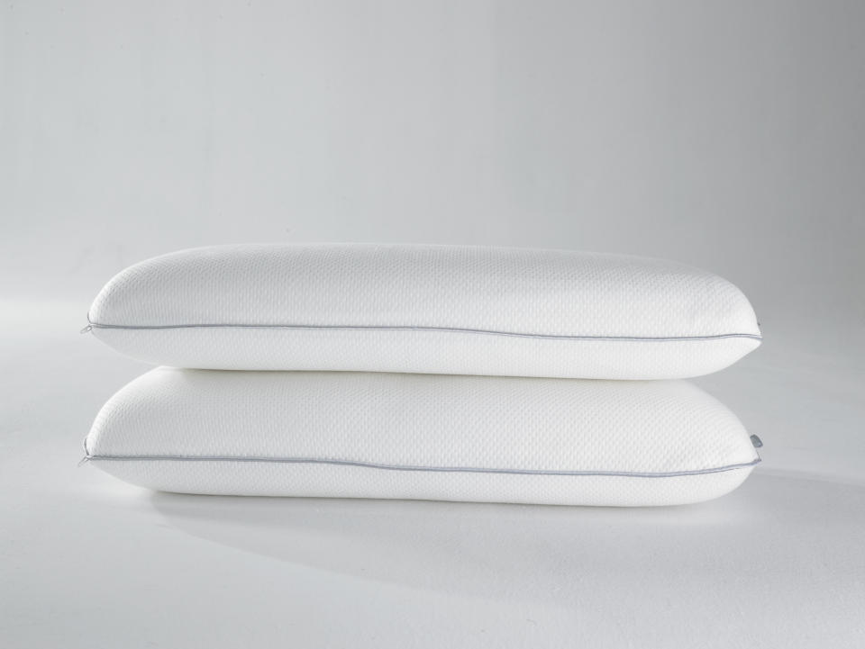 <p>Keep the man in your life happy with an uber luxe pillow that’s guaranteed to give you both a good night’s sleep. Source: <a rel="nofollow noopener" href="https://www.ergoflex.com.au/memory-foam-pillow" target="_blank" data-ylk="slk:Ergoflex;elm:context_link;itc:0;sec:content-canvas" class="link ">Ergoflex</a> </p>