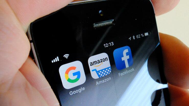 Die Techkonzerne Google, Amazon und Facebook verbuchen rund 70 Prozent der digitalen Werbeeinnahmen. Foto: dpa