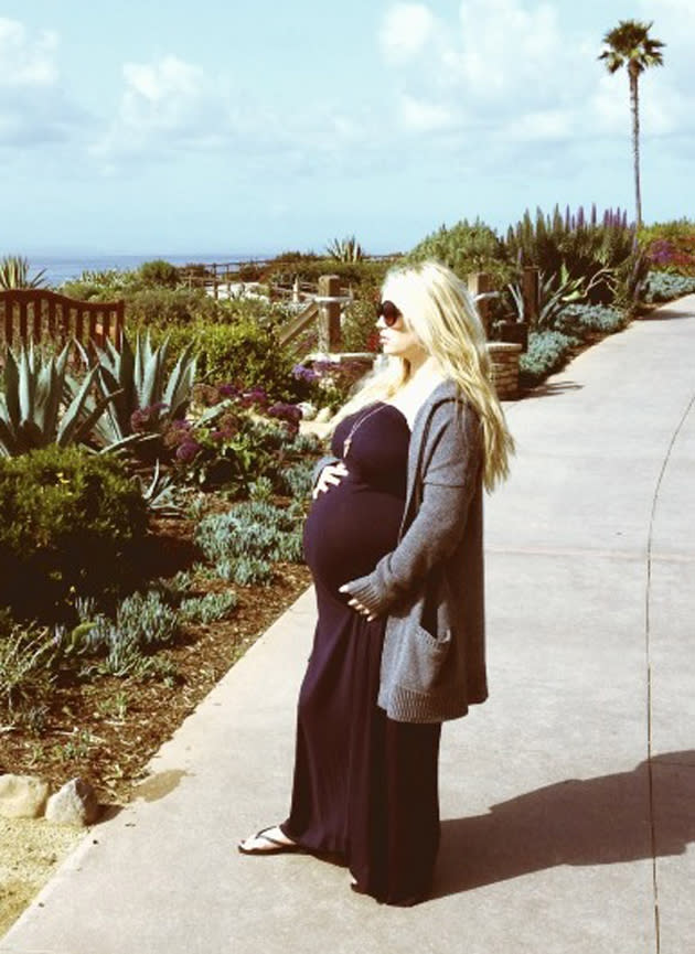 Celebrity photos: Jessica Simpson is due to give birth next month, but is enjoying one last trip away to Laguna with her fiancé. She tweeted this picture and pointed out that she’s wearing flip flops, having worn huge stilettos for the duration of her pregnancy.