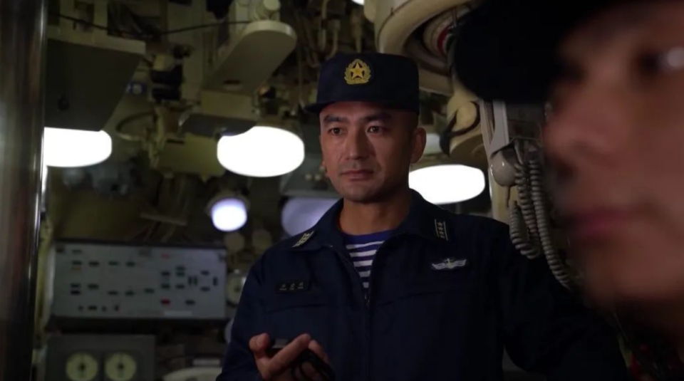 解放軍長征 18 號潛艦長張曉鵬。   圖: 翻攝自中國央視軍事官方微博