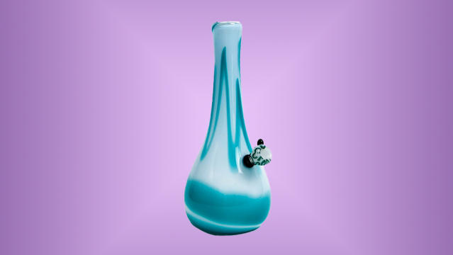 Best Weed Accessories for Smoking: Bongs and Pipes for Every Budget