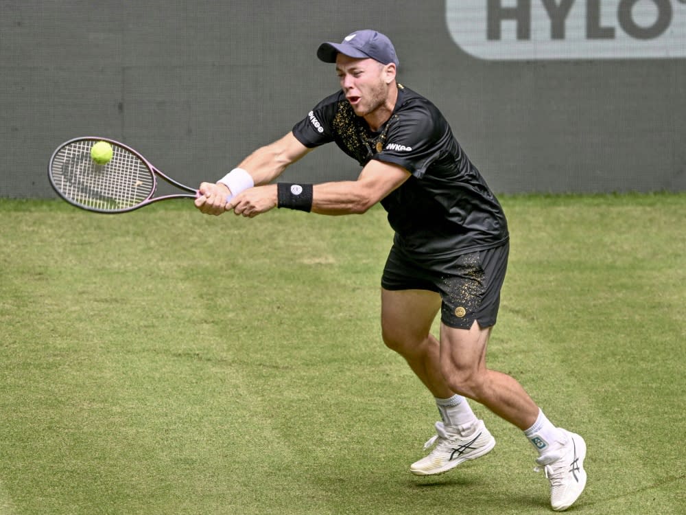 Dominik Koepfer beim Turnier in Halle/Westfalen (IMAGO/pepphoto / Horst Mauelshagen)