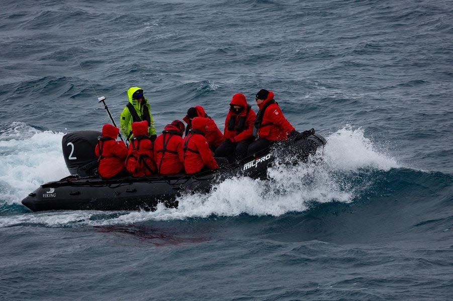 Tom and Pam Trusdale encountered an explosion Monday on a heavy-duty, inflatable boat like this.