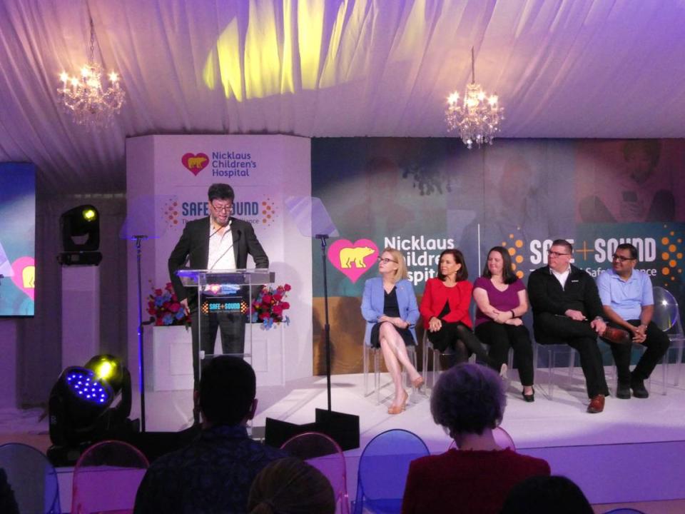 Leyan “Lee” Phillips, co-founder of Digital Health Institute for Transformation, speaks about the mission of the newly formed Digital Safety Alliance during a news conference at Nicklaus Children’s Hospital near South Miami on Wednesday, Jan. 31, 2024. Other speakers (from left to right) include Dr. Jennifer McCafferty-Fernandez, senior vice president of external affairs at Nicklaus Children’s Hospital near South Miami; Dr. Marisa Azaret, clinical director of the psychology department at Nicklaus; Michelle Appelrouth-Radar, a parent and former teacher who is part of Nicklaus family advisory council; Bill Brady, Troomi CEO; and Lokesh Ramamoorthi, associate program director of innovation technology and design at the University of Miami College of Engineering. Michelle Marchante/mmarchante@miamiherald.com