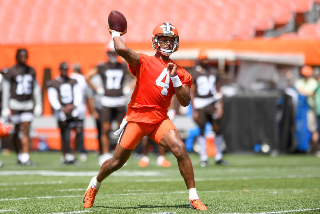 CLEVELAND, OH – JUNE 16: Deshaun Watson #4 of the Cleveland Browns throws a pass during the Cleveland Browns mandatory minicamp at FirstEnergy Stadium on June 16, 2022 in Cleveland, Ohio. (Photo by Nick Cammett/Getty Images)