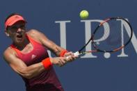 La tenista rumana Simona Halep, en buen estado de forma tras alcanzar la final de los torneos de Toronto y Cincinnati, avanzó sin esfuerzo el martes a la segunda ronda del Abierto de Estados Unidos, en un día en que también pasó de ronda la danesa Caroline Wozniacki. En la imagen, Simona Halep en Nueva York. el 1 de septiembre, 2015. REUTERS/Brendan McDermid