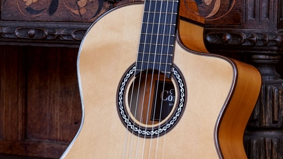  GIT509 How to set up a classical guitar. 