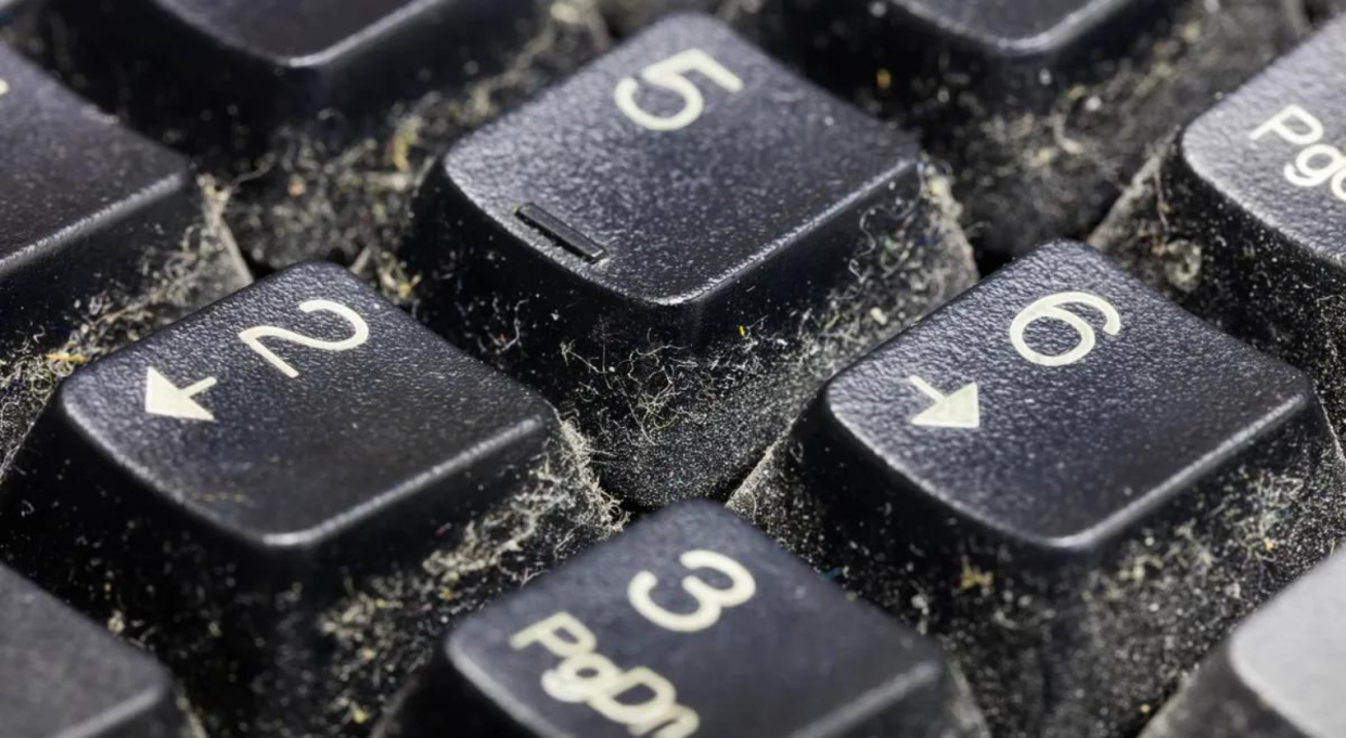  Dirty keyboard. 