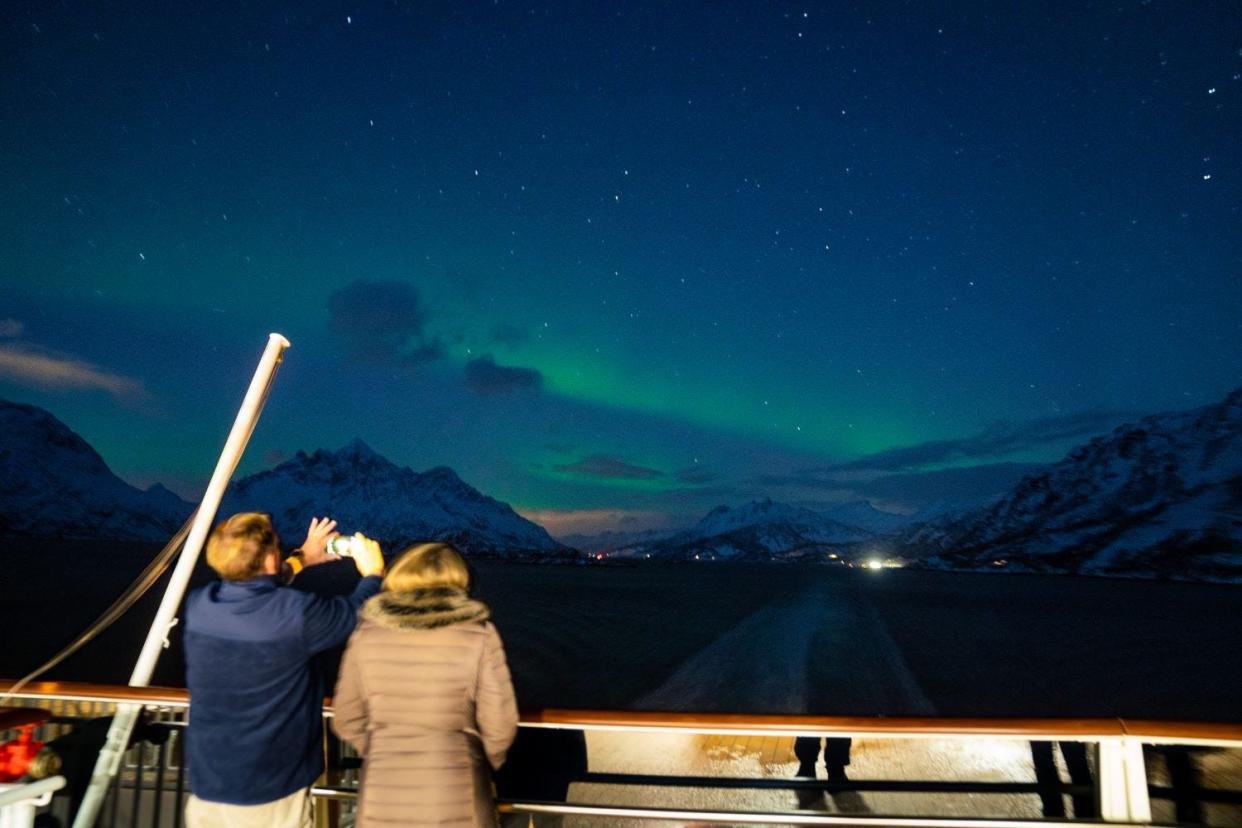 If passengers don't see the northern lights, they get a free cruise.