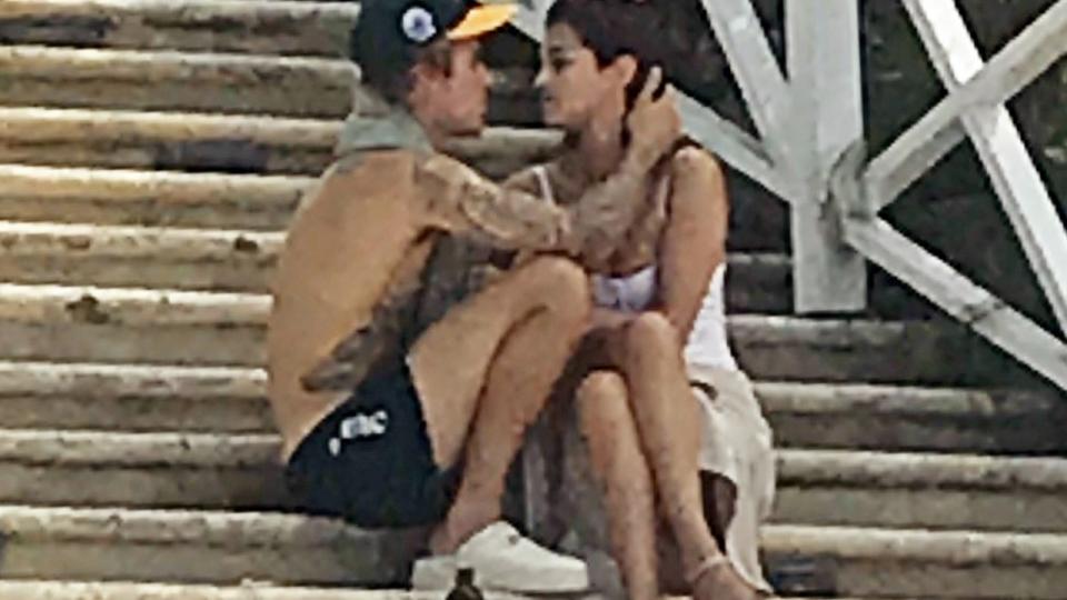 Justin Bieber and Selena Gomez's lovefest in Jamaica continues.