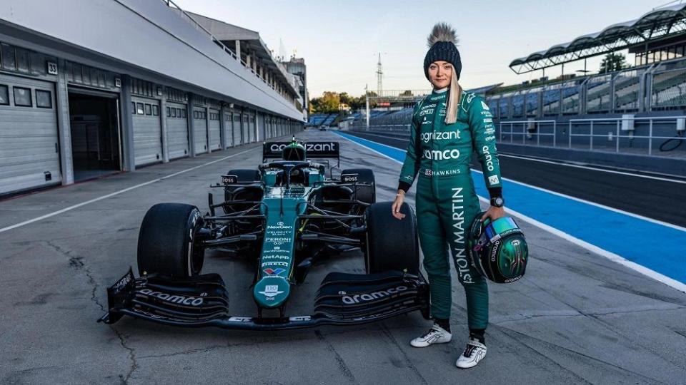 Jessica Hawkins Becomes First Woman To Test A Formula One Car Since 2018 5997