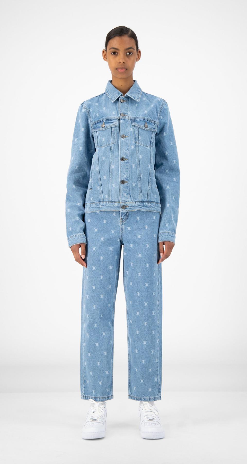 <p><strong>Daily Paper </strong></p><p>dailypaperclothing.com</p><p><strong>$169.00</strong></p><p><a href="https://www.dailypaperclothing.com/collections/women-all/products/light-blue-denim-rejean-jacket?variant=31587383869574" rel="nofollow noopener" target="_blank" data-ylk="slk:Shop Now;elm:context_link;itc:0;sec:content-canvas" class="link ">Shop Now</a></p><p>See how high you can button this up? Yep, that's what you want when going for the shirt look. </p>