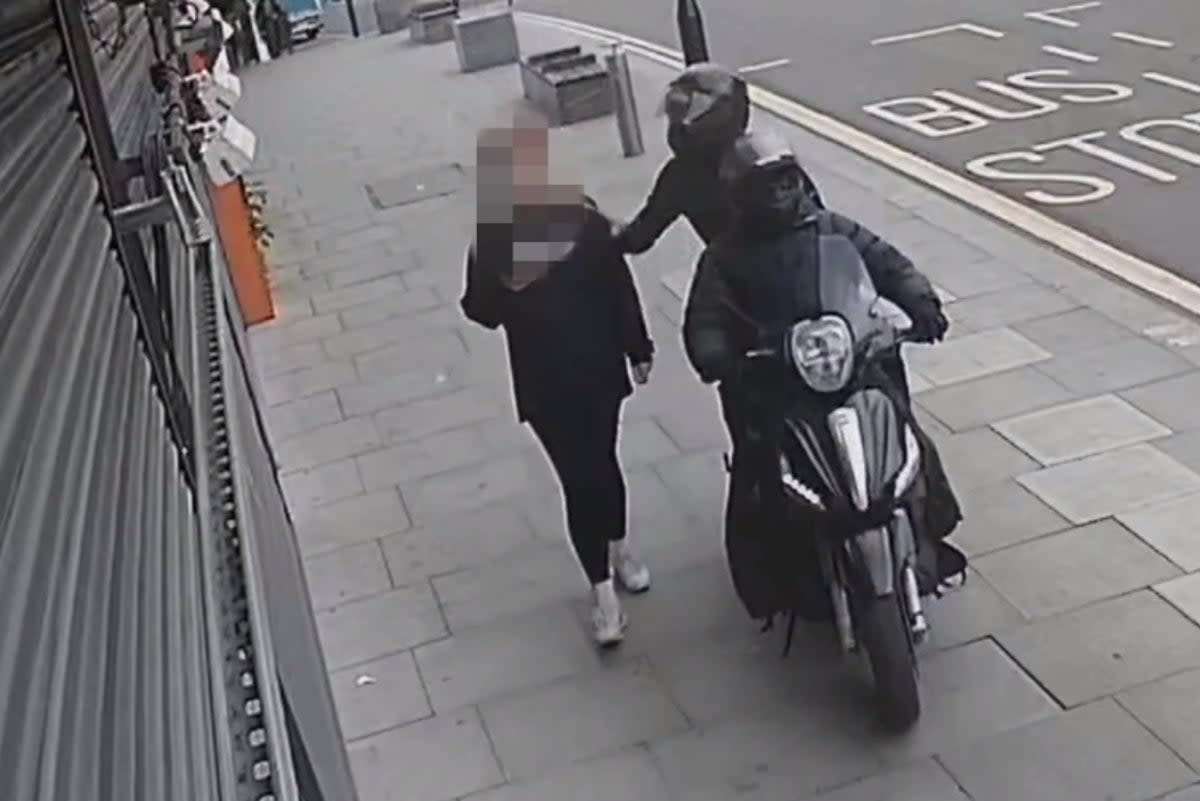 Moped thieves snatch a phone from a Londoner in spring 2021  (Met Police)