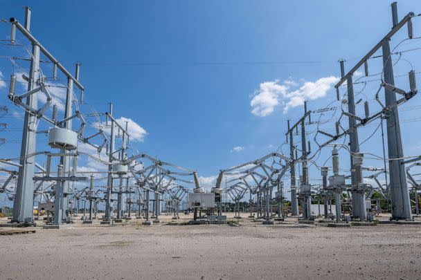 PHOTO: An electric generator is seen at the CenterPoint Energy power plant on June 09, 2022 in Houston, Texas. (Brandon Bell/Getty Images, FILE)