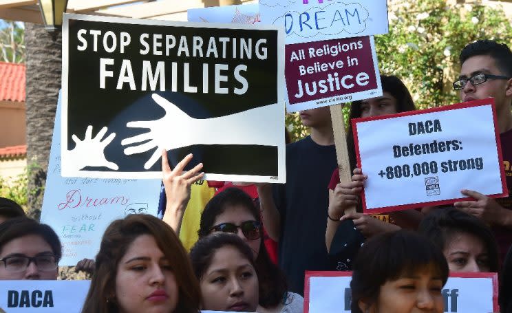 Cerca de 750,000 jóvenes indocumentados, que llegaron a EEUU siendo niños, han recibido la protección contra la deportación del programa DACA. (AFP)