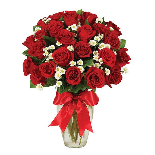 A beautiful boquet of roses sitting perfectly in a vase at a local florist shop in Jackson, MS.