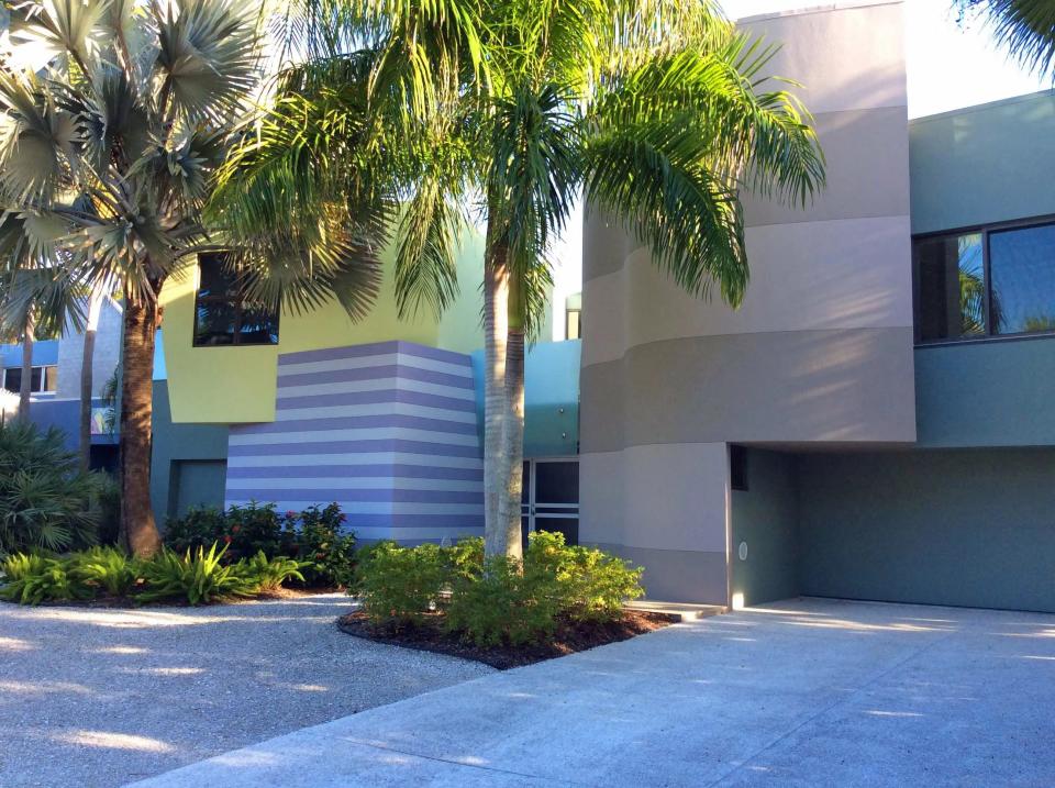 While Paul Rudolph’s expressive modernism foretold the development of postmodernist architecture, Don Chapell fully explored it with his Chapell Residence, which was completed in 2000 in Sarasota’s Lido Shores.