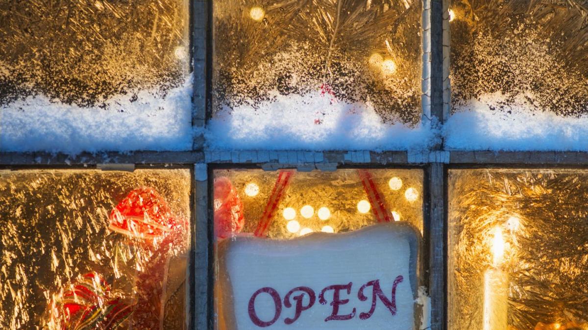 These Stores Will Be Open on Christmas Day 2023 in Case You