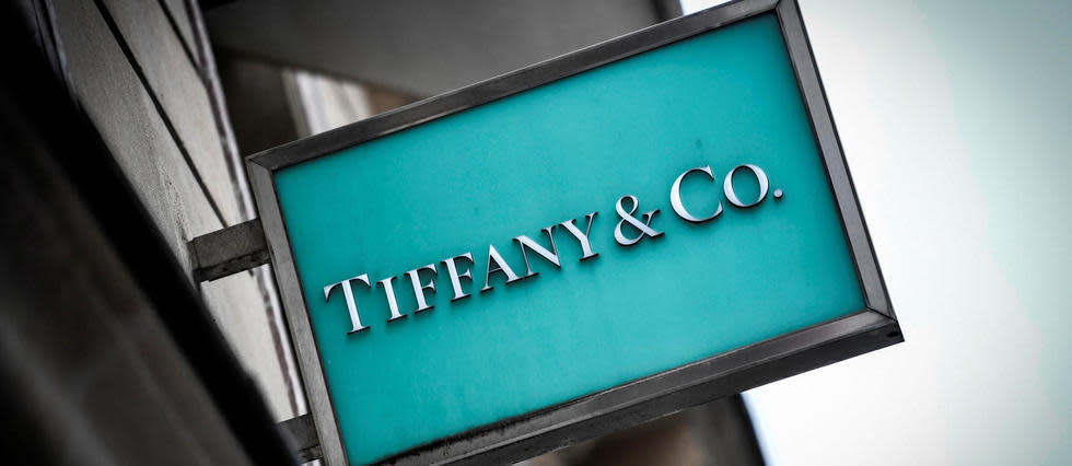 Tiffany s'est immédiatement félicité de la décision de la cour de l'État du Delaware de fixer le procès en janvier quand LVMH demandait, selon le joaillier américain, un délai de « six à sept mois ».
