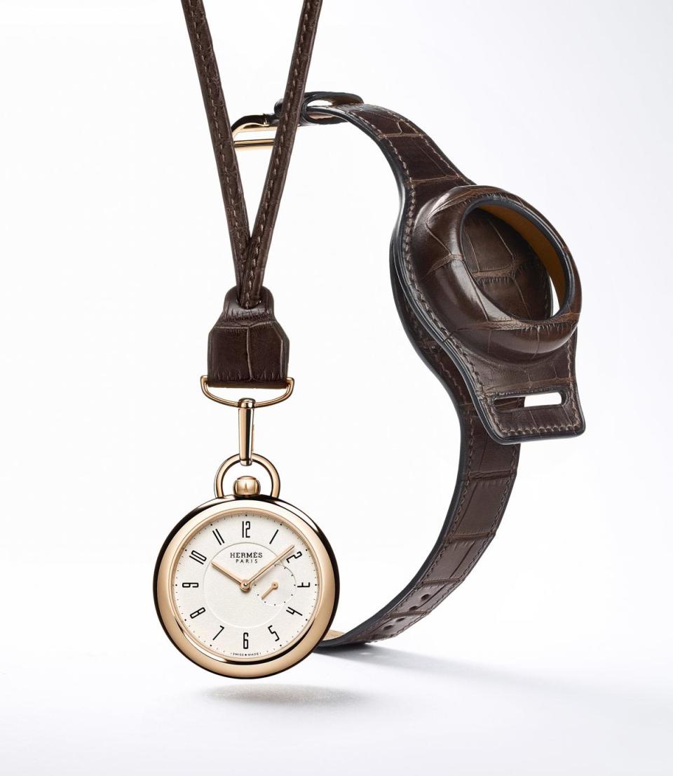 愛馬仕以這款1912年的腕錶為原型，推出了現代復刻款。