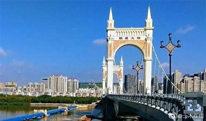 陝西寶雞聯盟大橋。（圖／翻攝自《新浪新聞》微博）