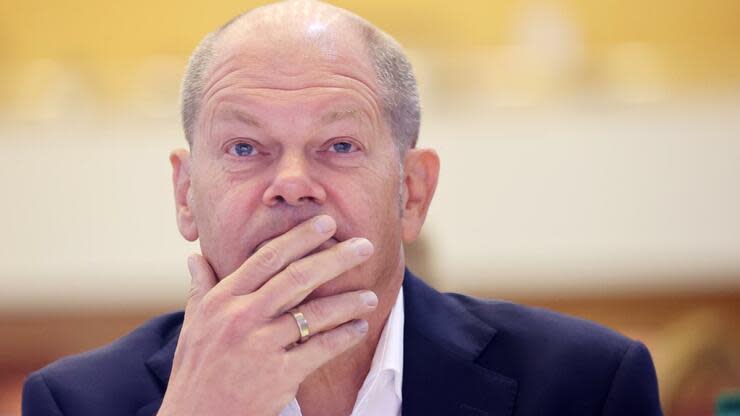 Olaf Scholz stellt neue Steuerschätzung vor: Bund, Länder und Kommunen müssen dieses Jahr Rekordschulden machen. Foto: dpa