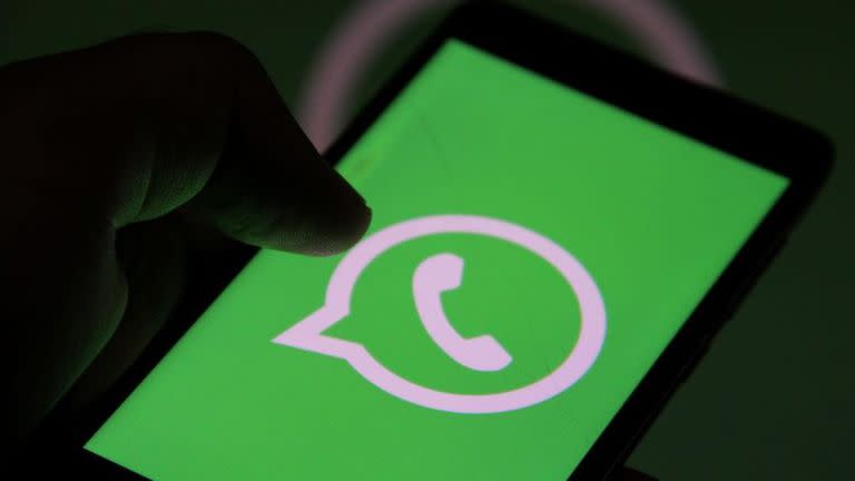 ¿Cómo reaccionarías si ves un anuncio en mitad de una conversación de WhatsApp sobre el tema del que estás escribiendo?