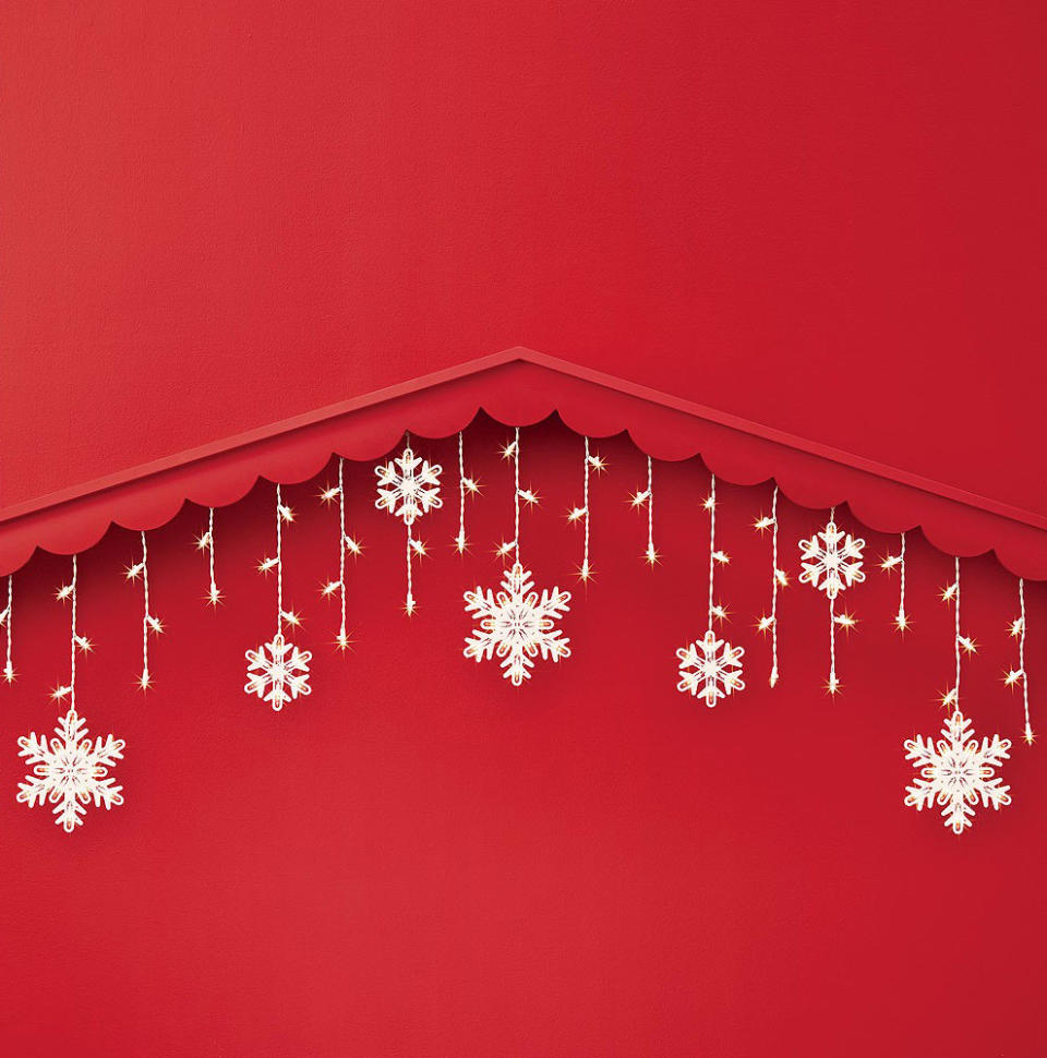 Wondershop 150-count Christmas Incandescent Snowflake Icicle String Lights, Clear. (Photo: Target)