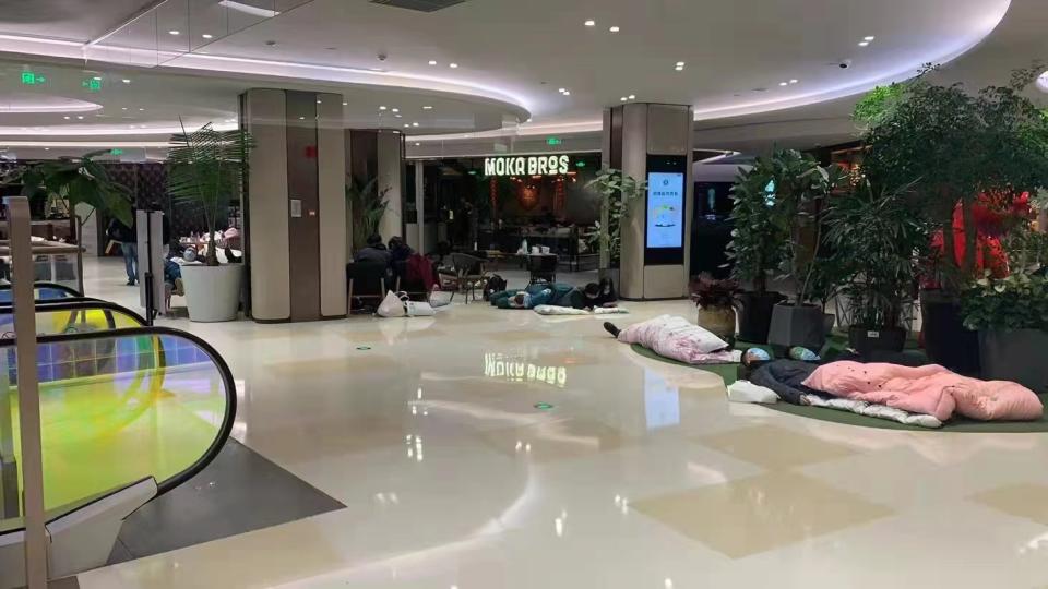 People sleep on the floor at Plaza 1788. - Credit: Weibo