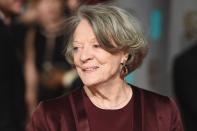 Maggie Smith (Bild) und Judi Dench sind nicht nur befreundet, sondern stehen sich in kaum etwas nach: Ritterstand und Oscar hat auch Smith eingeheimst (letzteren sogar zweimal), ihr Blockbuster-Erfolg hieß "Harry Potter". Im Alter von 76 Jahren konnte Smith ihrer Biografie noch eine Erfolgsserie hinzufügen: als Violet Crawley in "Downton Abbey". (Bild: Ian Gavan/Getty Images)