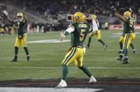 Edmonton Eskimos quarterback Jordan Lynch (5) celebrates a touchdown run against the Ottawa Reblacks during the second half of the CFL's 103rd Grey Cup championship football game in Winnipeg, Manitoba, November 29, 2015. REUTERS/Lyle Stafford