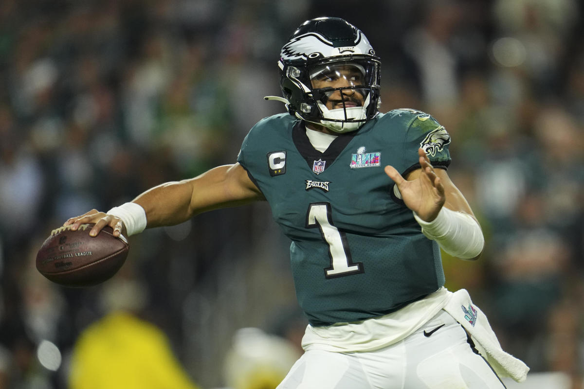 Jalen Hurts: Philadelphia Eagles quarterback receives master's