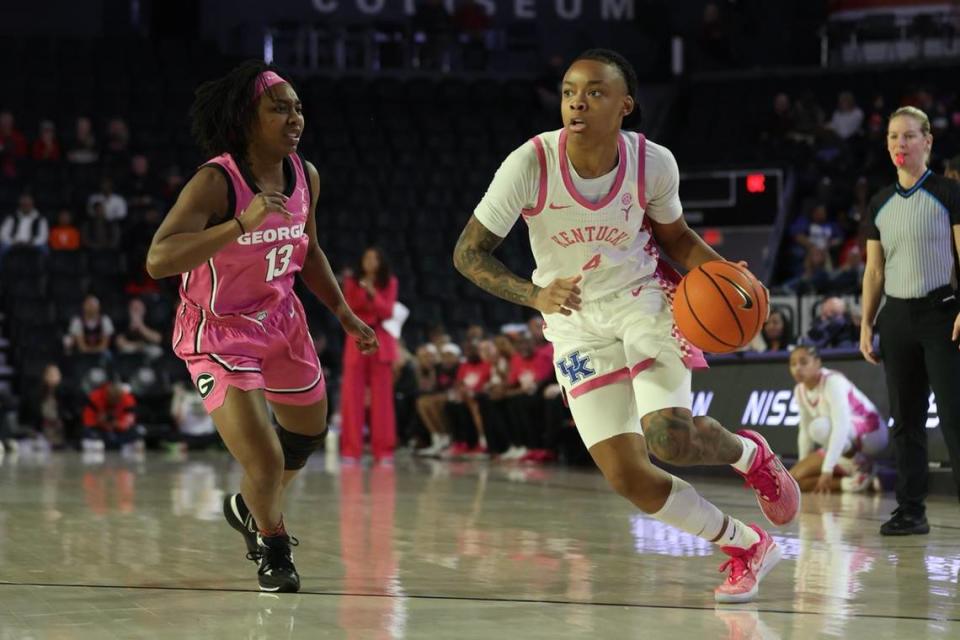 Kentucky’s Eniya Russell, right, scored nine points in her team’s loss at Georgia on Sunday. The Wildcats fell to 2-7 in Southeastern Conference play.