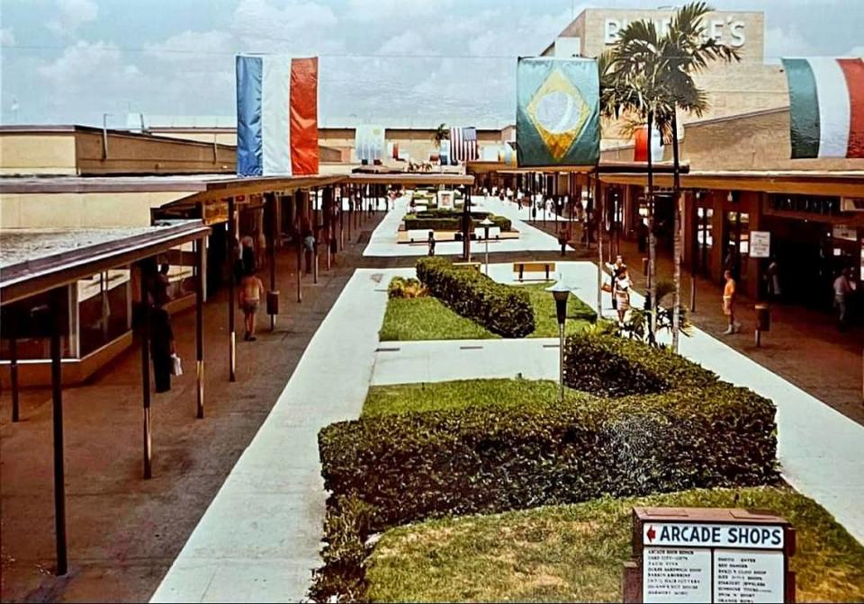 The Mall at 163rd Street near North Miami Beach when it was open-air with canopied walkways. That was the mall’s original design from its 1956 opening until it was enclosed in 1982. Burdines was an original anchor.