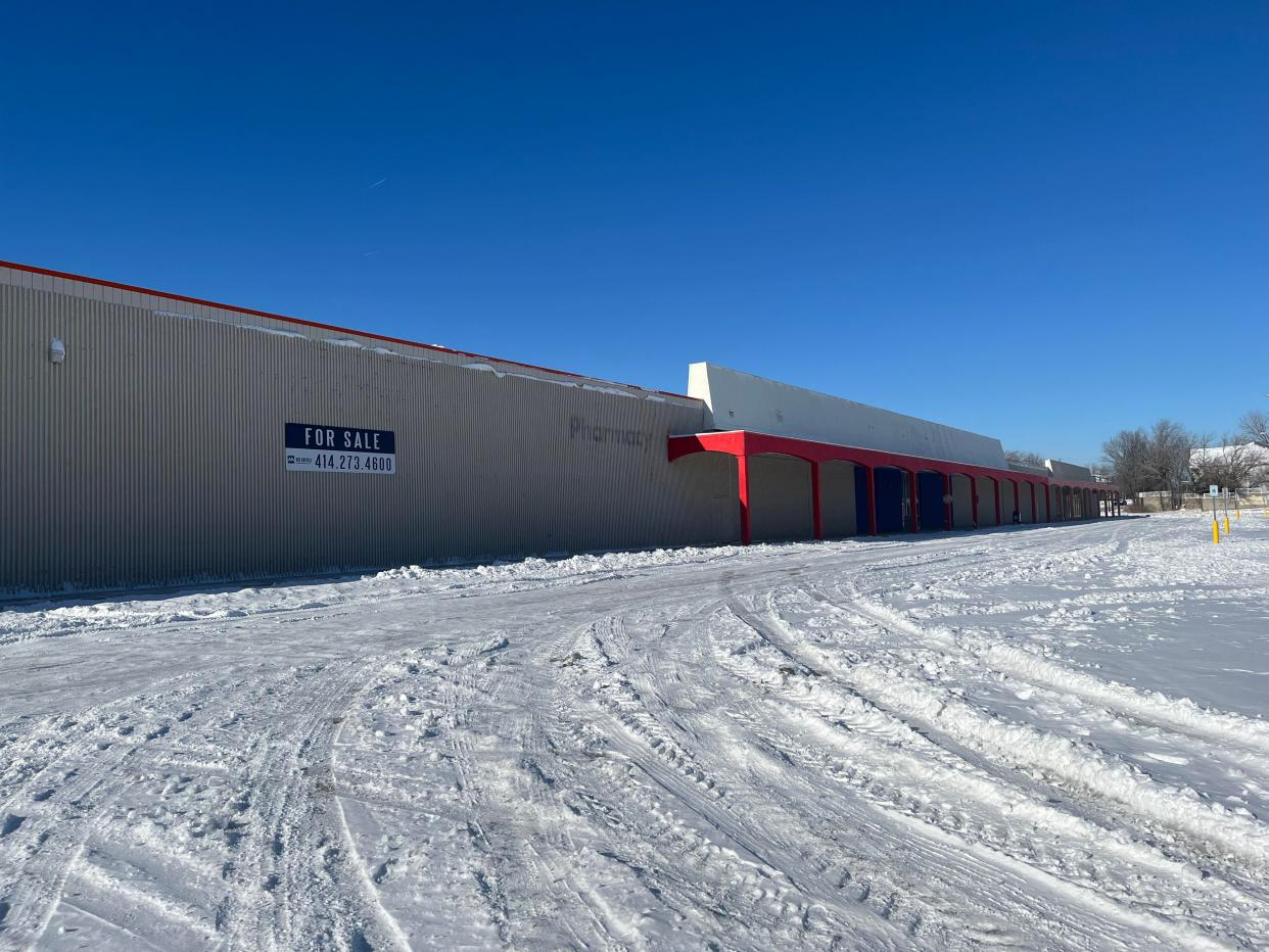 The former Cudahy Kmart building/lot at 6077 South Packard Avenue is up for sale. The Mid-America listing is asking $3.2 million for the property.