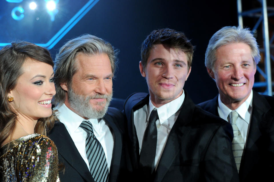 LOS ANGELES, CA - DECEMBER 11:  (L-R) Actors Olivia Wilde, Jeff Bridges, Garrett Hedlund and Bruce Boxleitner arrive at Walt Disney's "TRON: Legacy" World Premiere held at the El Capitan Theatre on December 11, 2010 in Los Angeles, California.  (Photo by Alberto E. Rodriguez/WireImage)