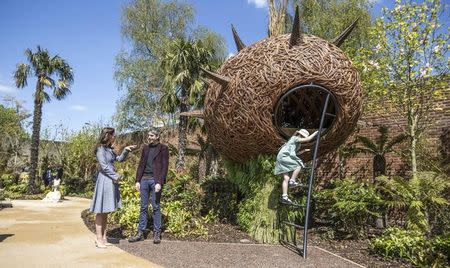 Britain's Kate, the Duchess of Cambridge visits the newly opened "Magic Garden" at Hampton Court Palace, west of London, Britain, May 4, 2016. REUTERS/Richard Pohle/Pool