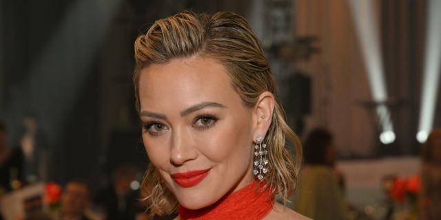WATCH: Hilary Duff flashes boobs on TV