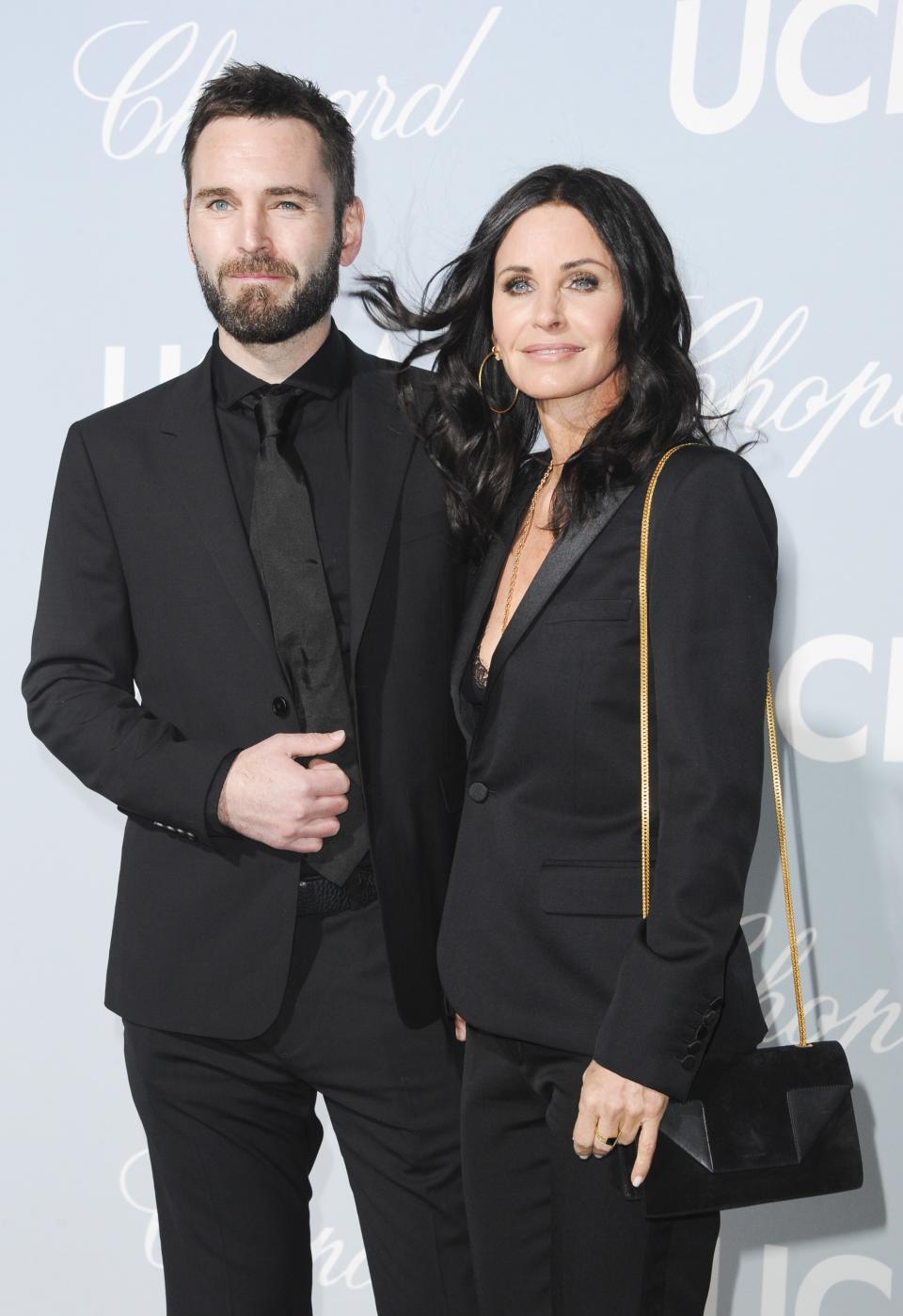 Johnny McDaid, Courteney Cox at arrivals for UCLA Hollywood for Science Gala, Private Residence, Los Angeles, CA February 21, 2019. Photo By: Elizabeth Goodenough/Everett Collection