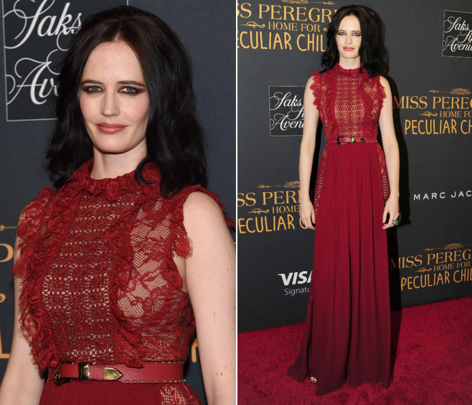 Ellas einzige Konkurrenz? Kollegin Eva Green, deren Traumfigur durch ihre Elie Saab-Robe in Feuerrot perfekt in Szene gesetzt wurde. Leider waren Evas Frisur und Make-up allerdings mal wieder dermaßen over-the-top, dass es trotzdem ein Knöllchen von der Fashion Police gibt! (26. September 2016, Bilder: Getty Images)