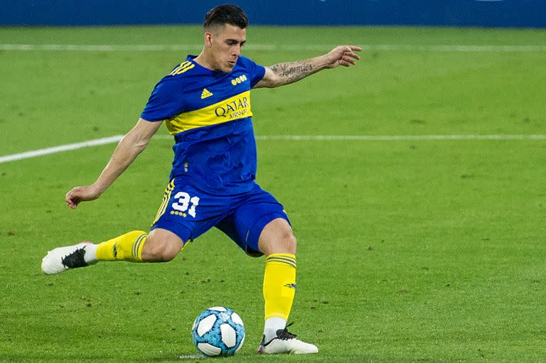 Pavón anota el último penal, el que selló el pase de Boca a las semifinales de la Copa Argentina